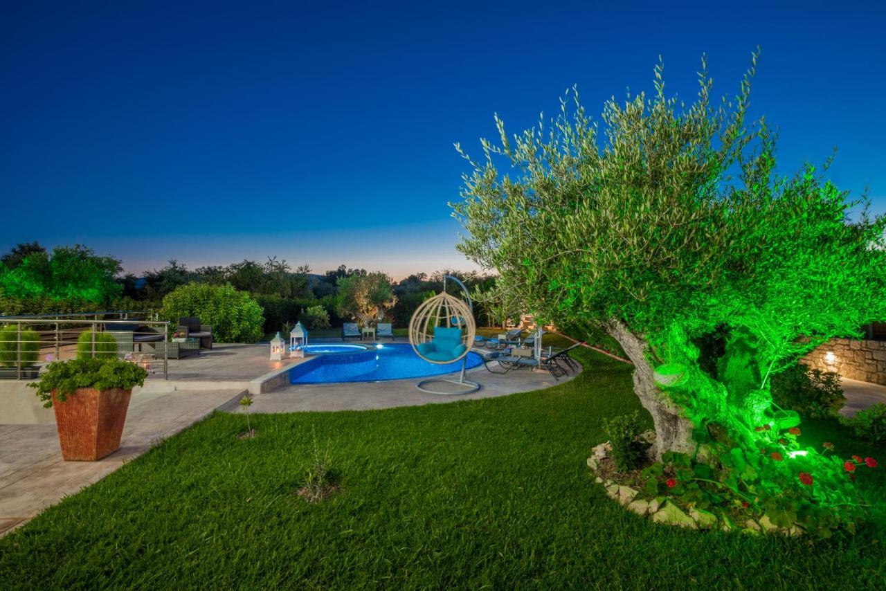 Romanza Luxury Villa Kalamákion Buitenkant foto