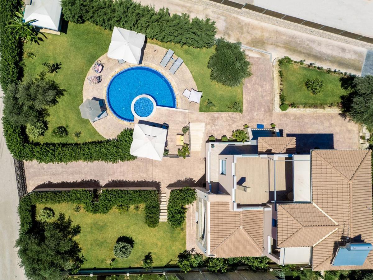 Romanza Luxury Villa Kalamákion Buitenkant foto